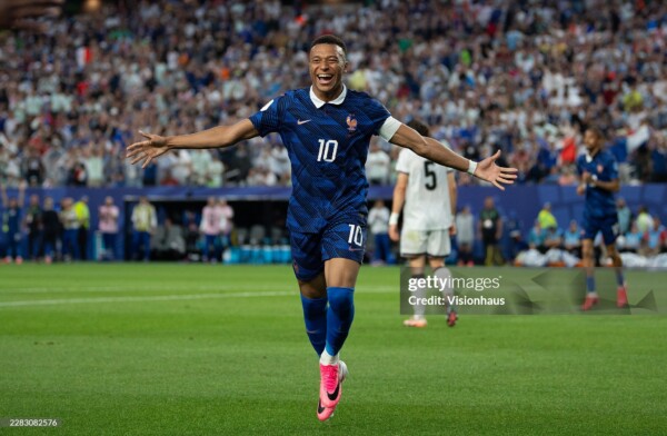 FIFA World Cup Round 2 Uniform Stats